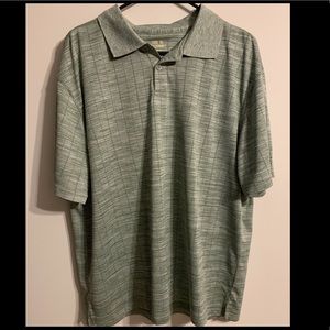 SOLD !!!!! Men’s short sleeve green collared shirt $15